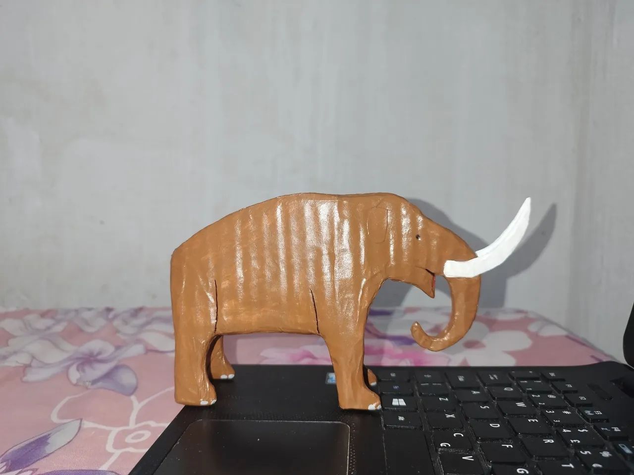Mastodonte de papelão 