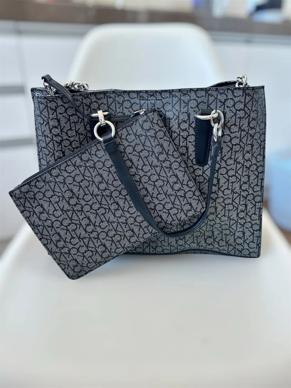 Bolsa Calvin Klein usada - Foto 2