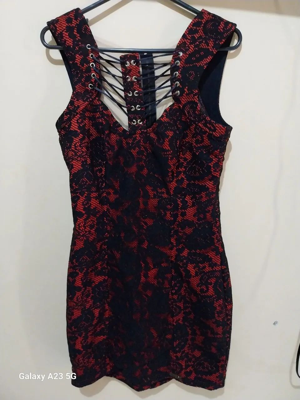 Vestido Preto e vermelho