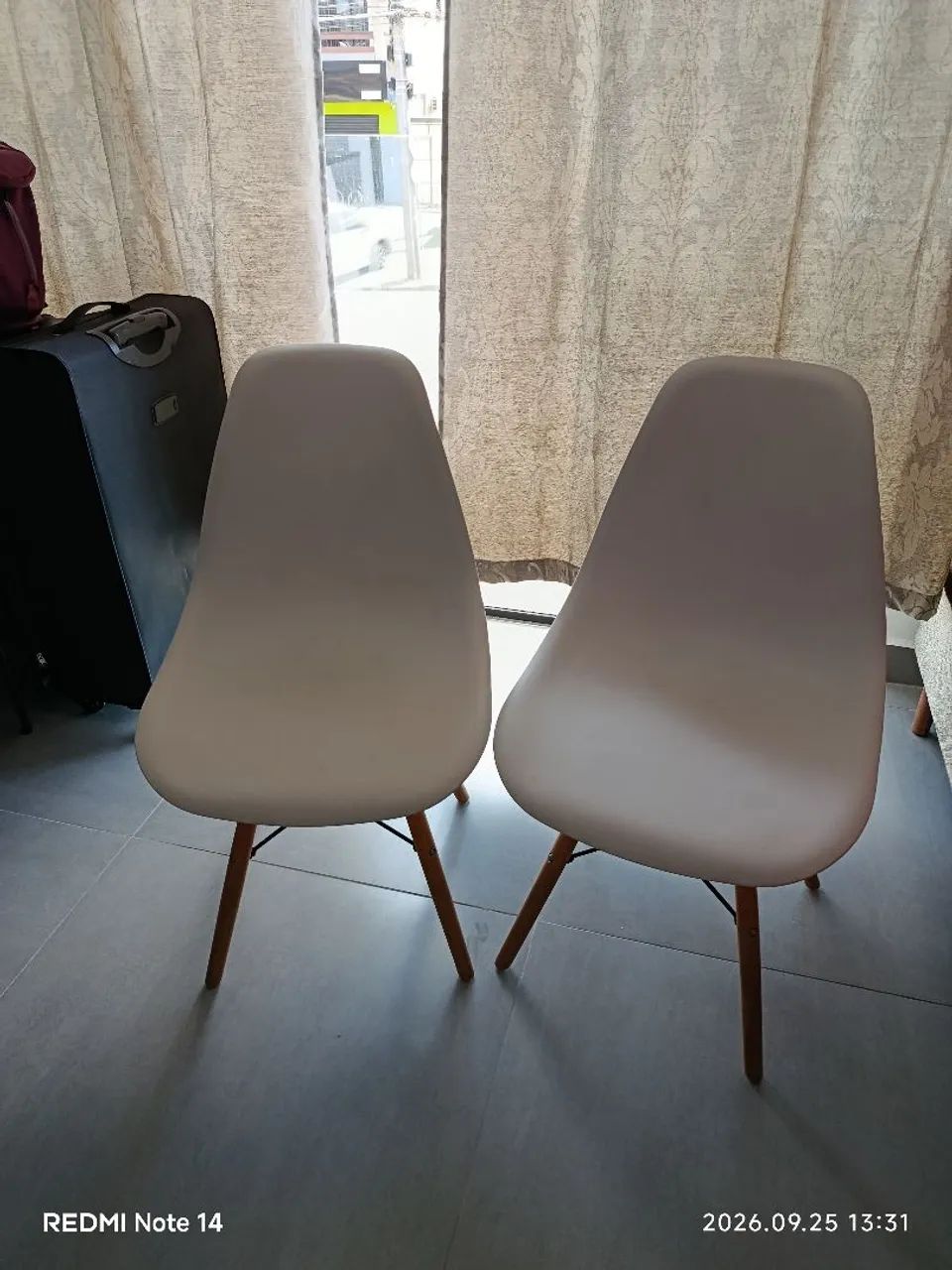 Vendo duas cadeiras 