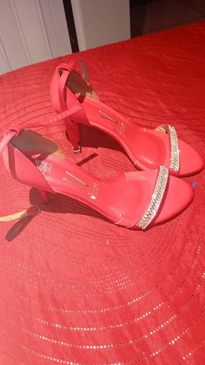 Salto vermelho  - Foto 2