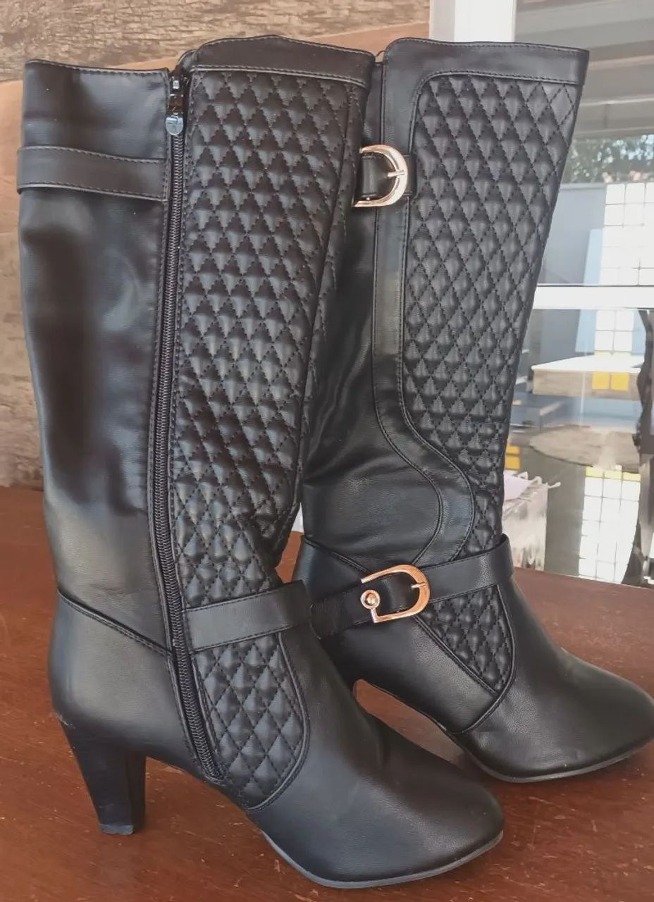 Bota montaria usada 