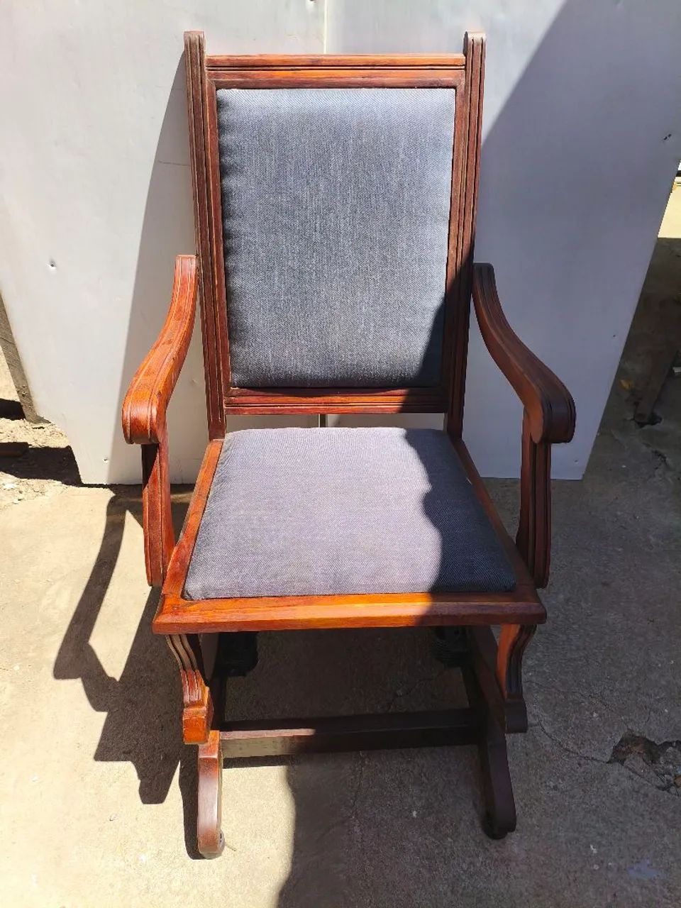 Cadeira de balanço em antiga  - Foto 5