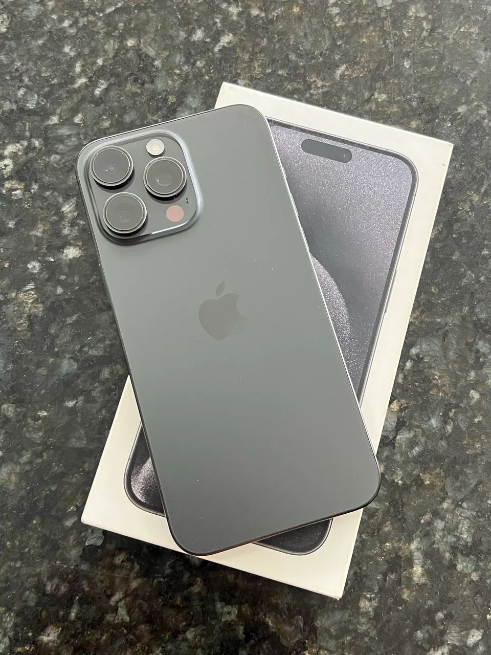 iPhone 15 Pro Max 256gb 85% de bateria e com caixa original