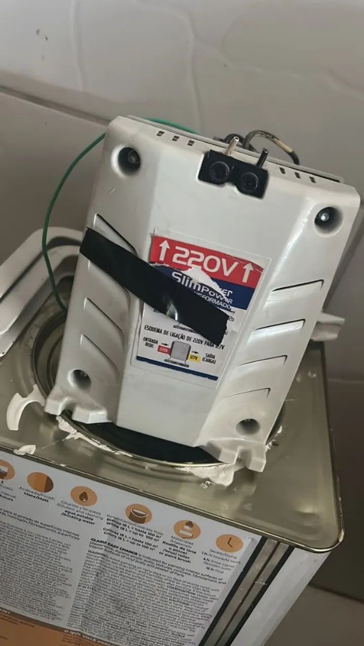 Vendo transformador de 5000 VA  pouco tempo de uso e funcionando perfeitamente 