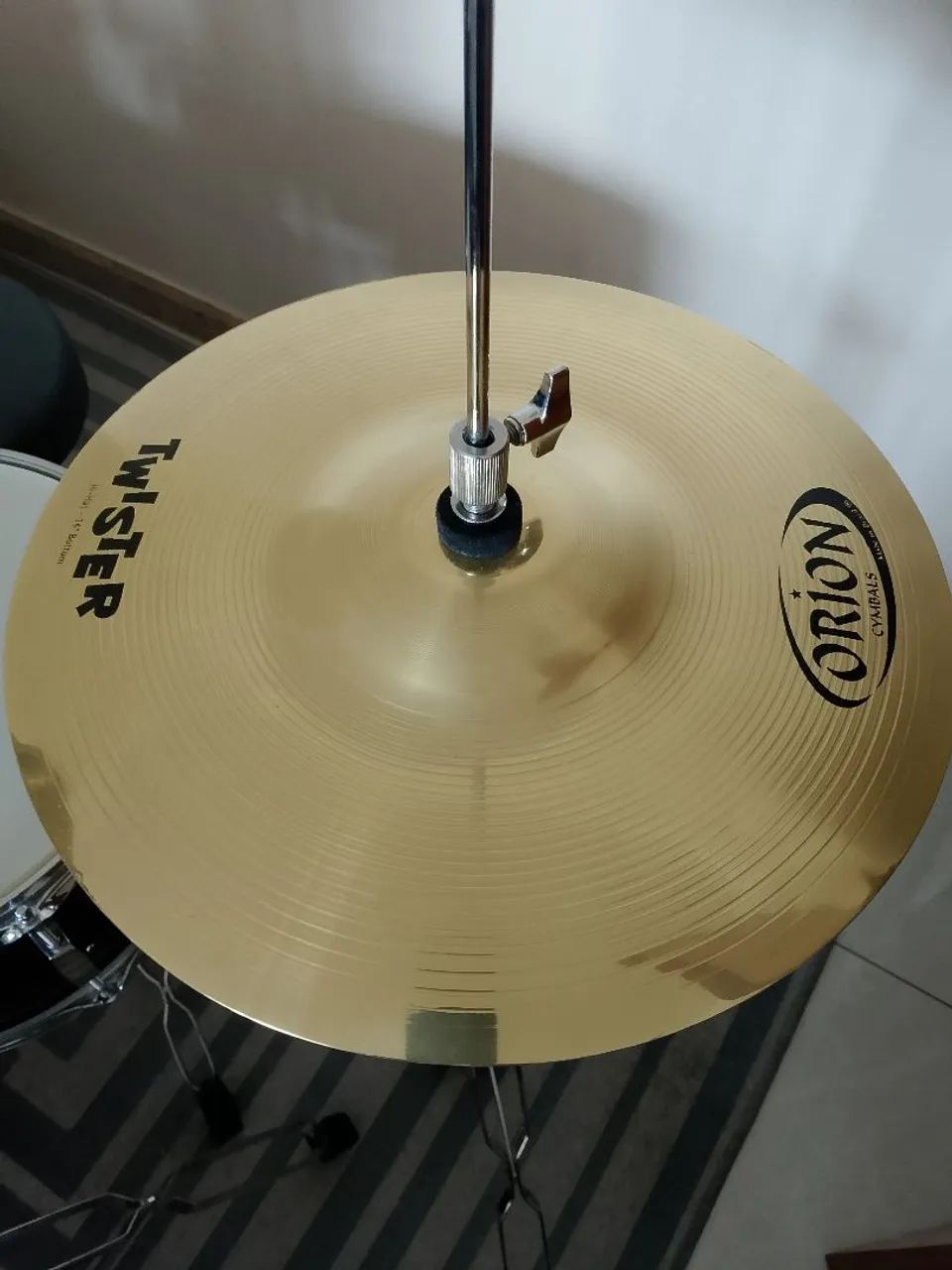 Vendo um kit de pratos de bateria Orion chimbal ataque e condução  - Foto 2