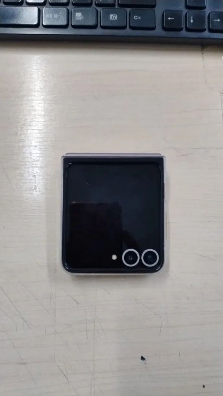 Samsung Galaxy ZFlip6 - Foto 2