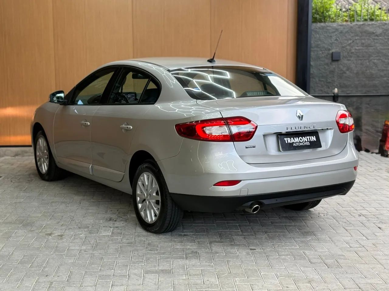 Renault Fluence Sed. Dyn. Plus 2.0 16V Flex Aut. 2016 - Foto 6