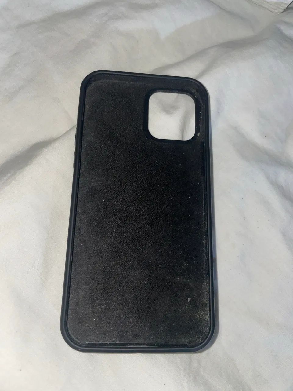 Capa iPhone 12 Pro cor preta  - Foto 2