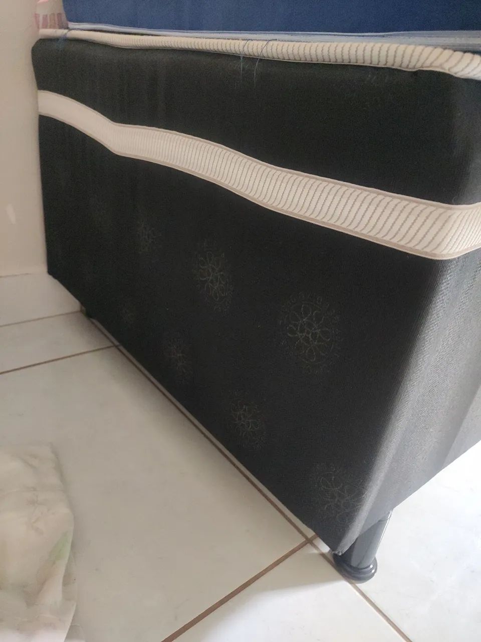 Vende _ se cama Box solteiro   um colchão solteiro  - Foto 2
