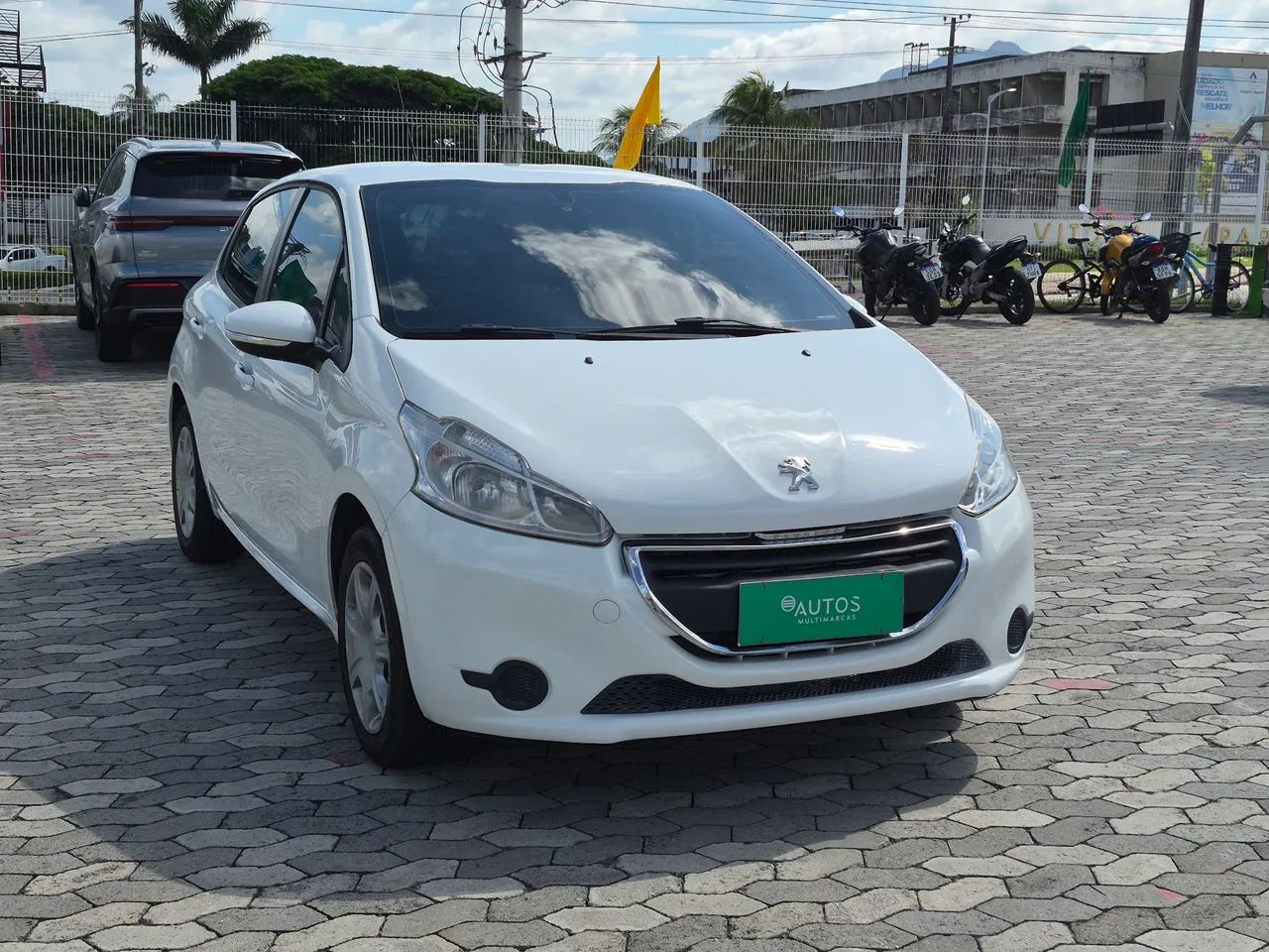 Peugeot 208 208 Active/Active Pack 1.5 Flex 8V 5p 2014