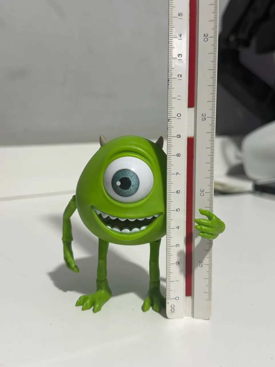 Boneco Mike Wazowski Monstros SA Mattel - Foto 4