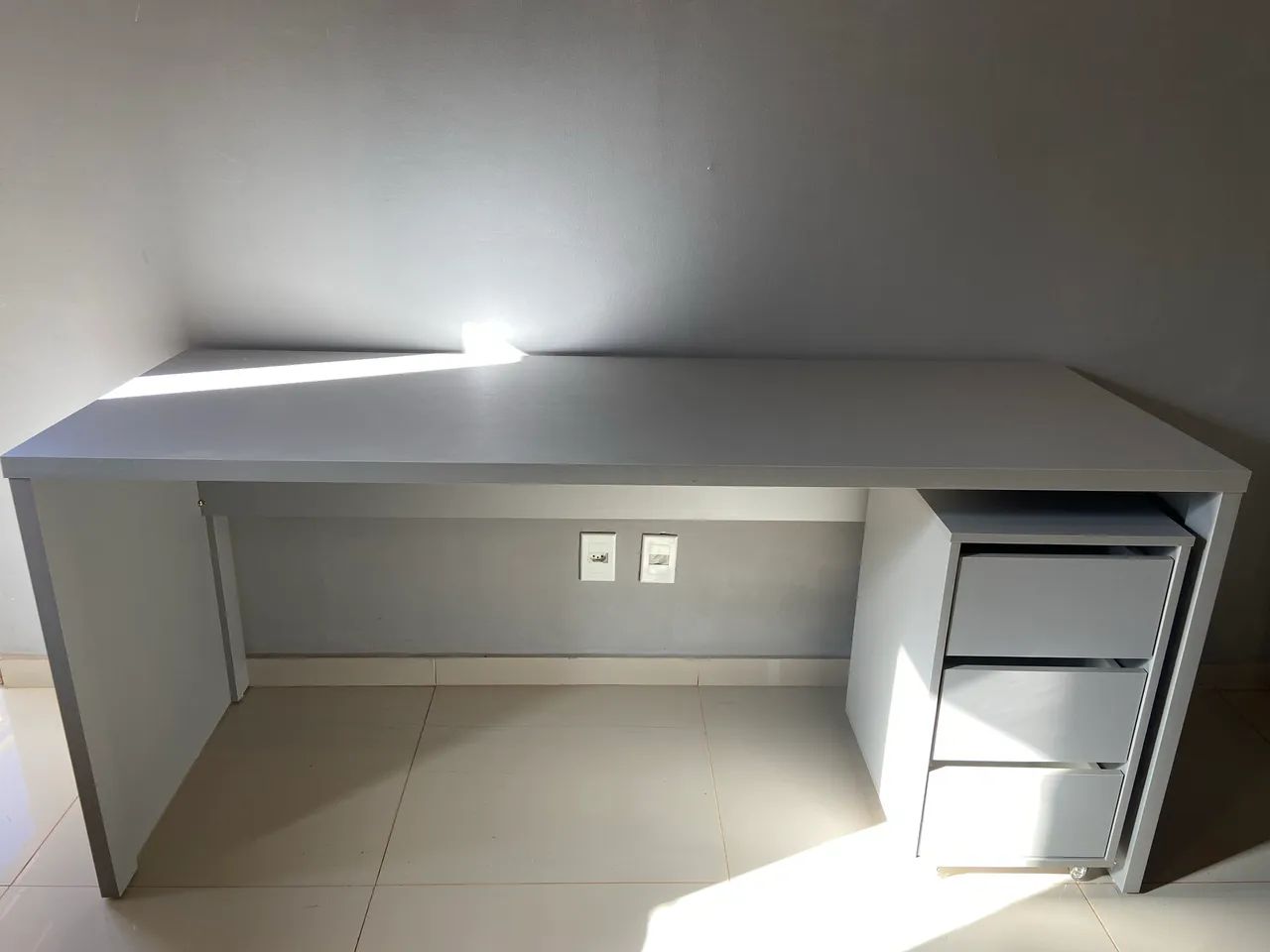 MESA ESCRITÓRIO 1,80M COM GAVETEIRO 3 GAVETAS  - Foto 2