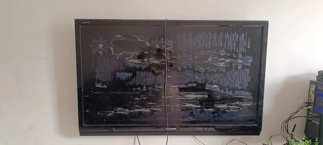 Televisao sharp 46 polegadas LCD