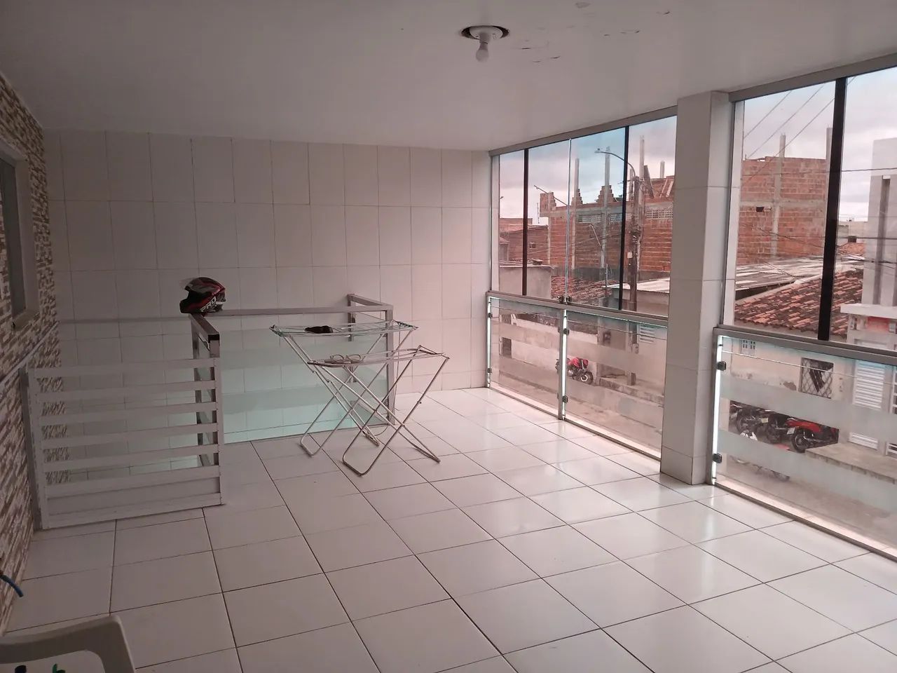 Apartamento sem condomínio! Contato: *