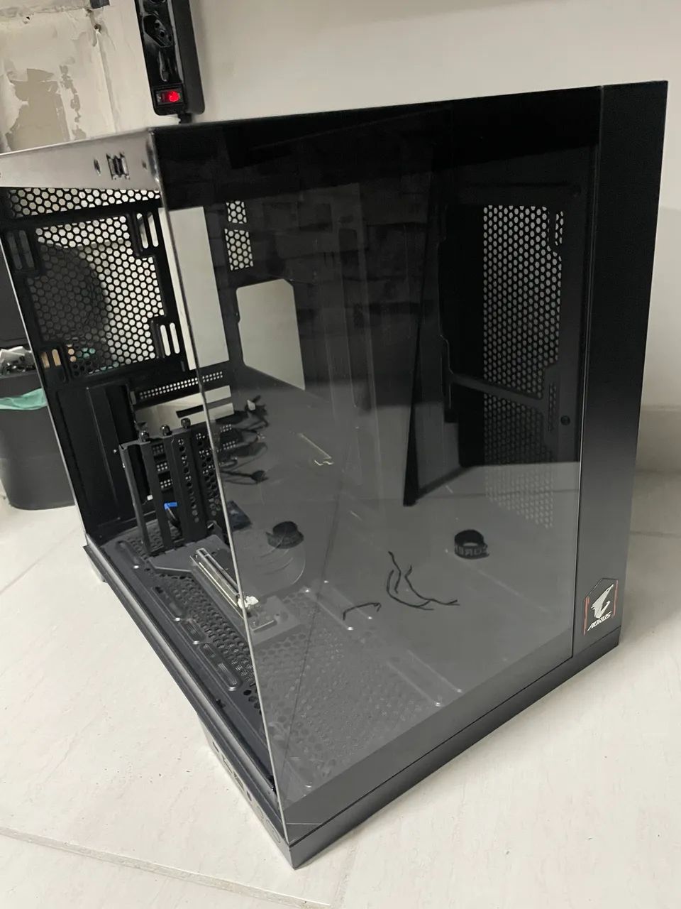 Gabinete Redragon Wideload Pro + Suporte Vertical GPU - Foto 2