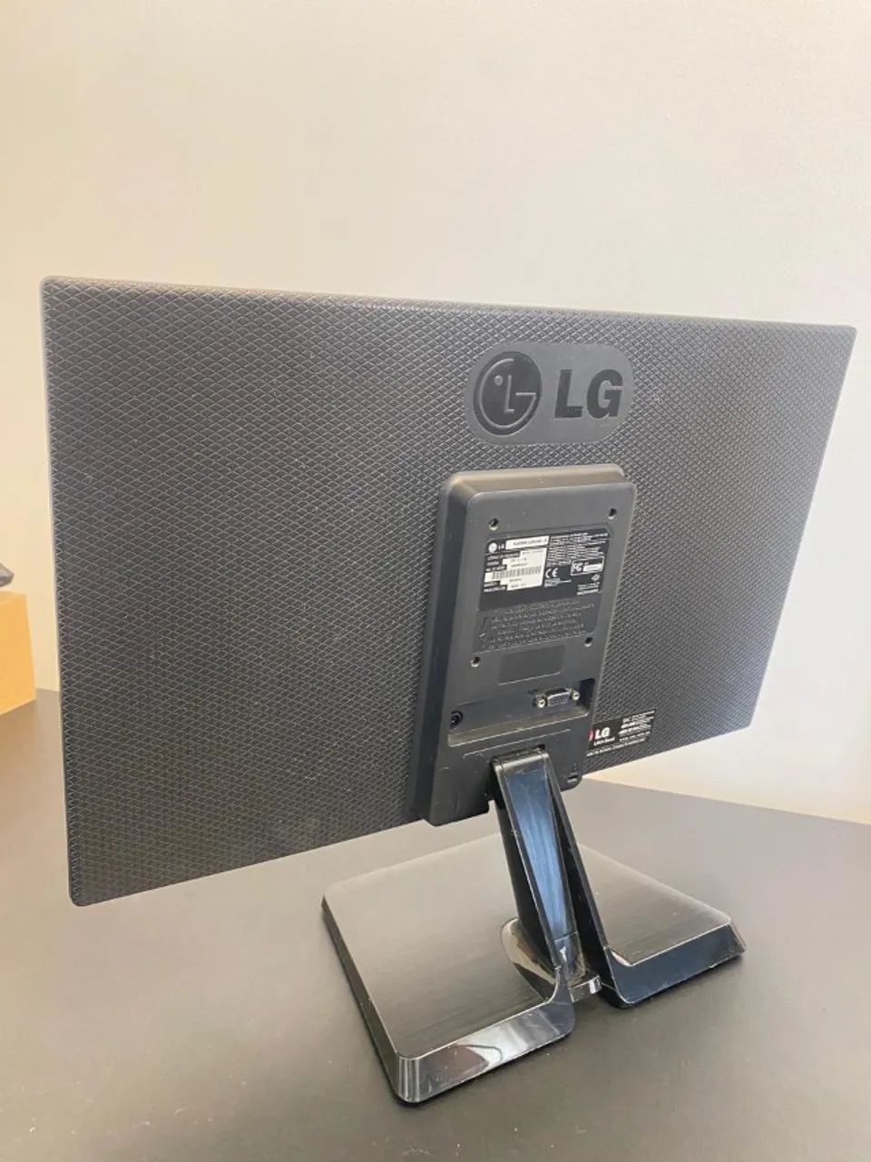 Monitor LG 20EN33 19.5 Polegadas LED - Usado - Foto 2