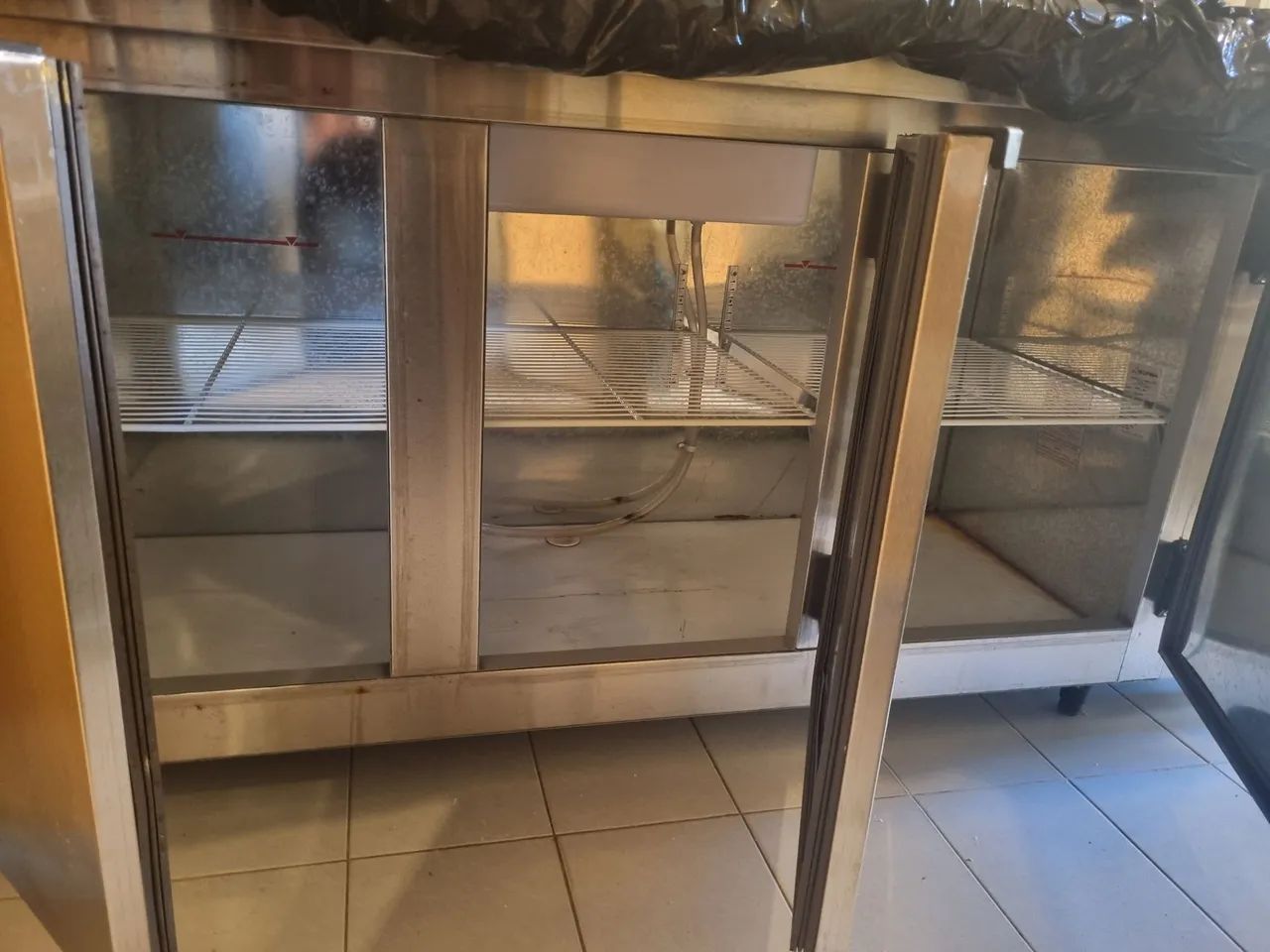 Geladeira balcão  e  mesa   - Foto 5