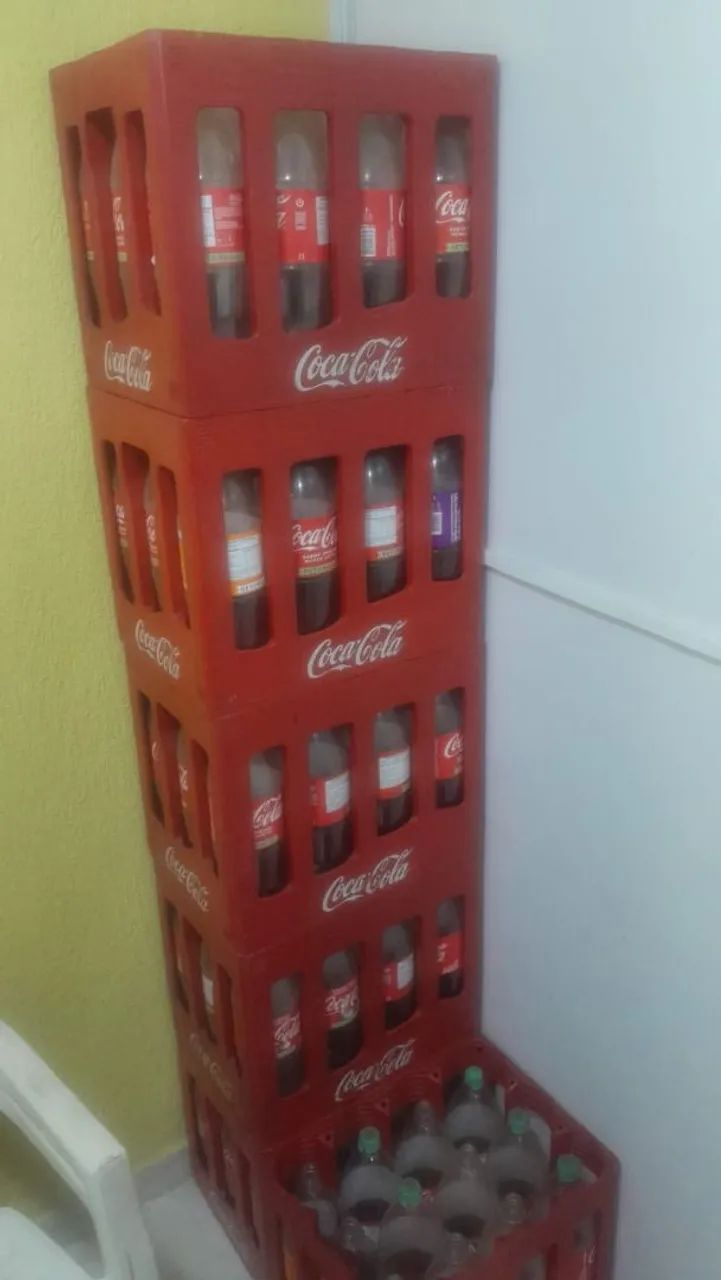 5Caixas de coca cola retornável 2lt