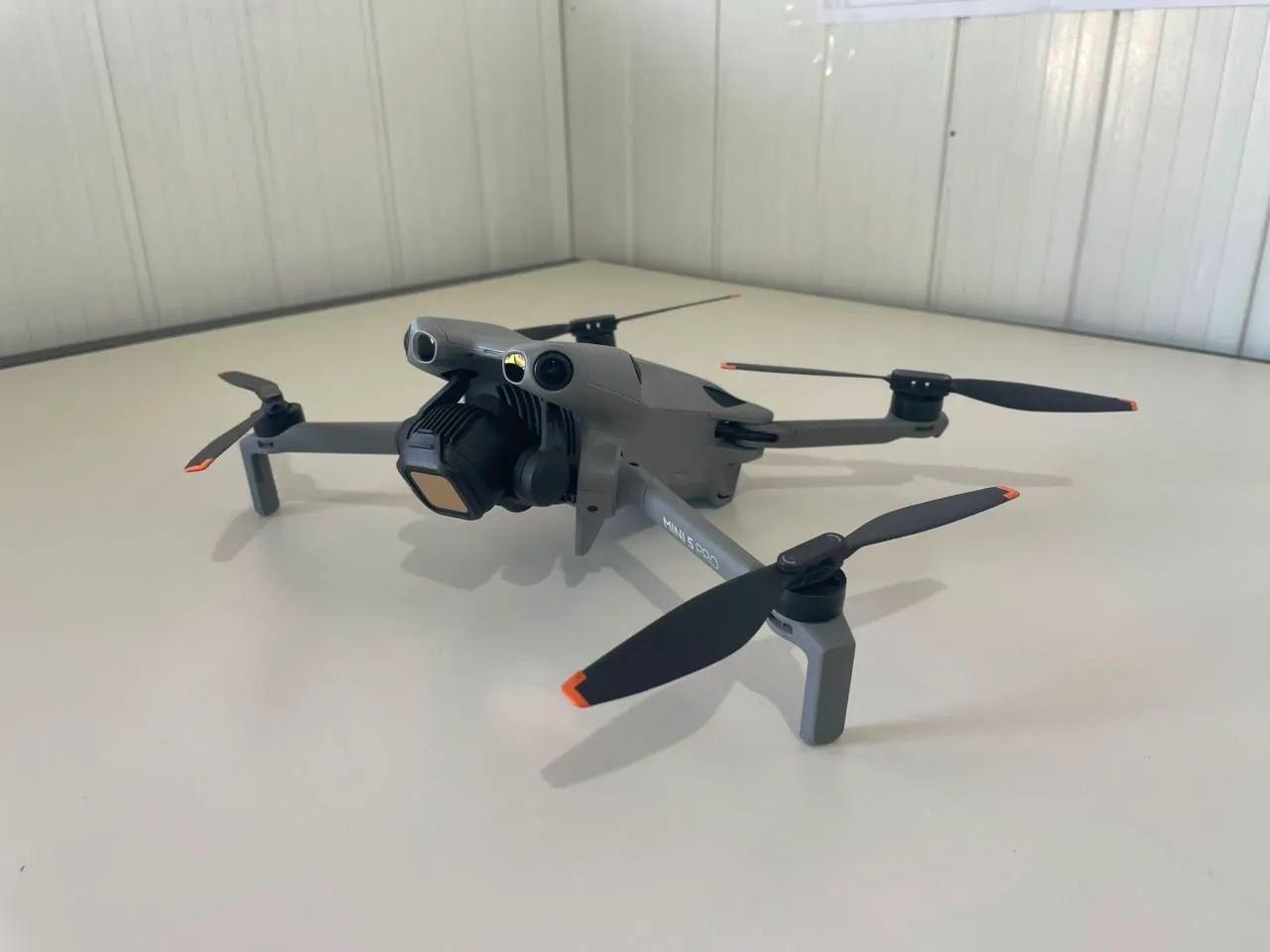 Vendo drone dji mini 5 pro fly more combo completo
