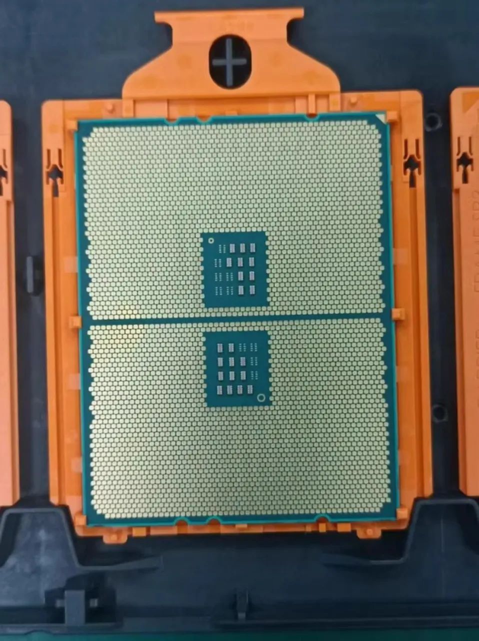 AMD Ryzen Threadripper 2920X Processore | 12 Core 24 Thread 3.5GHz Socket TR4 Usato