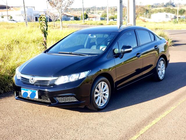 Honda Civic LXL 1.8 automático, impecável