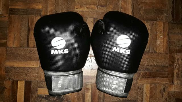 Luva de boxe profissional tam:14oz DE BARBADA - Foto 2