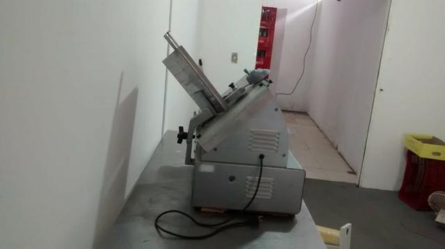 Máquina de cortar frios (queijo e presunto) - Foto 3