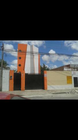 Aluga-se apartamento de 2 quartos na vila Manuel Sátiro