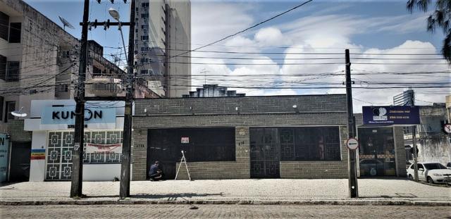 Ponto com 150m2 vão livre, essa rua q é desvio da Av. Santos Dumonte, alta visibilidade