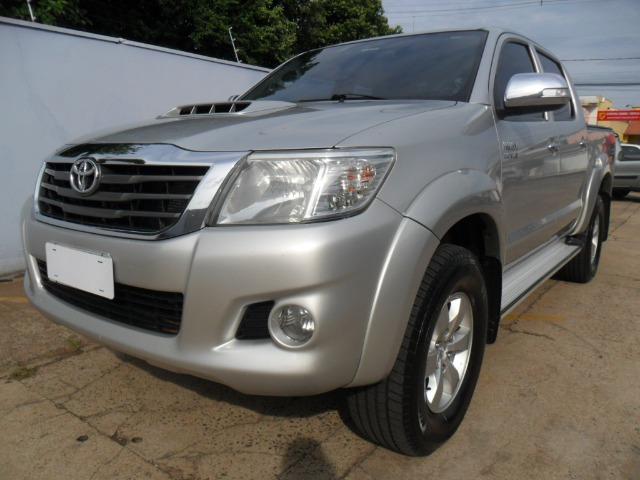 Toyota Hilux CD Srv D4-D 5 marchas 4x4 3.0 Tdi Diesel Aut