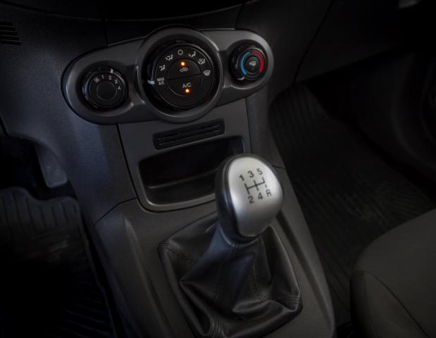 Ford Fiesta 2014 1.5 S Flex 4P Prata Completo - Foto 9