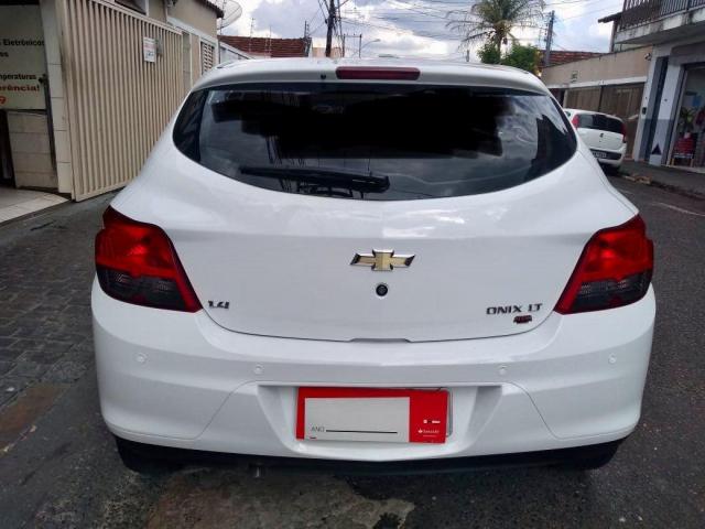 CHEVROLET ONIX 2014/2014 1.0 MPFI LT 8V FLEX 4P MANUAL - Foto 6