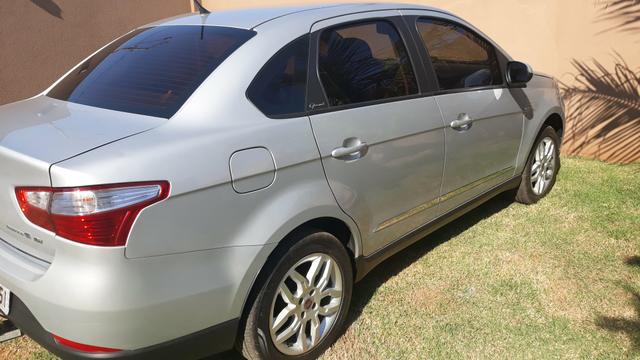 Vendo ou troco grand Siena essence dual automático 2015