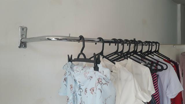 Vendo araras, maniquim, base para maniquim, provador de curtina e raquis - Foto 6
