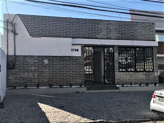 Alugo imóvel comercial na Aldeota alto padrão, 500m2, 7 salas, recepção e estacionamento