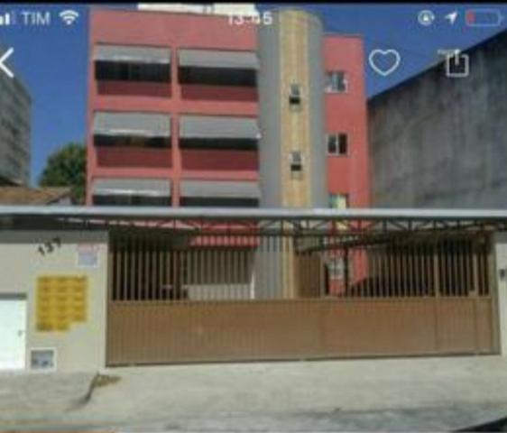 Aluga-se apartamento de 3 quartos