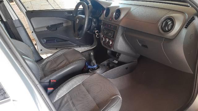 Vendo ágil de Voyage COMFORTLINE 1.6 super conservado - Foto 16
