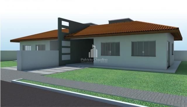 Casa de esquina com amplo espaço de terreno! - Foto 4