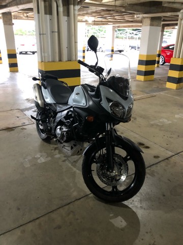 MOTO SUZUKI V-STROM 650