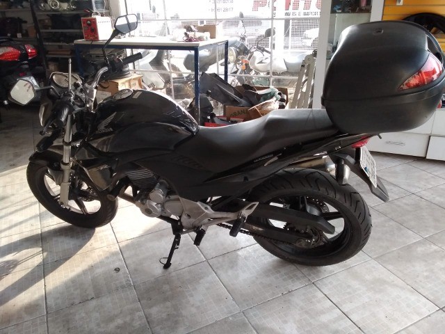 HONDA CB 300 R EXCELENTE ESTADO DE CONSERVAÇÃO
