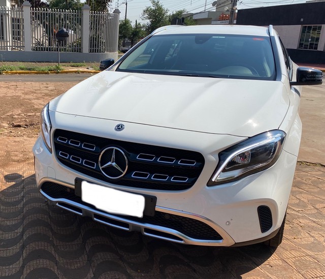 MERCEDES BENZ GLA 200 ADVANCE