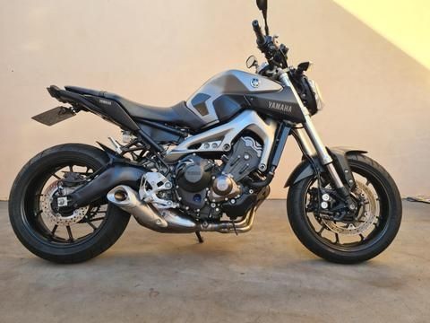 YAMAHA MT-09