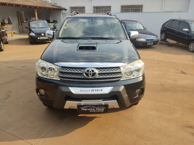 HILUX : SW4 SRV 3.0 DIESEL 2009 7 LUGARES