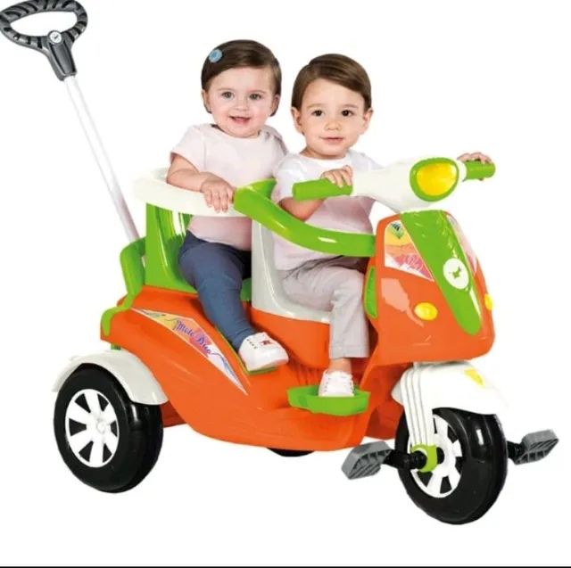 Triciclo Infantil com Empurrador Pedal 2 em 1 Passeio Criança Flex