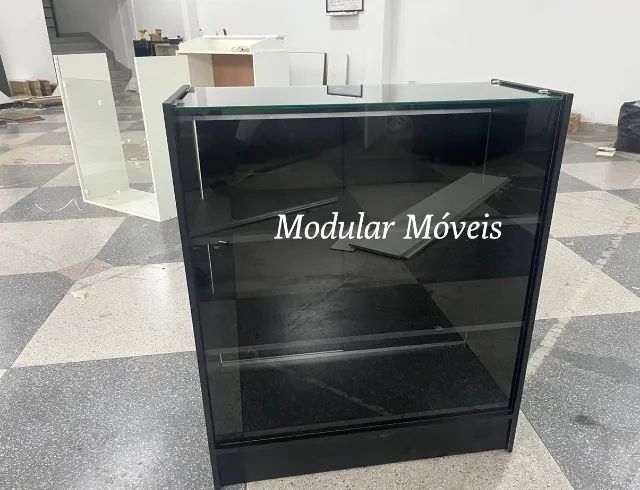 Balcão Vitrine com Vidro Superior e Portas - Preto - Foto 2