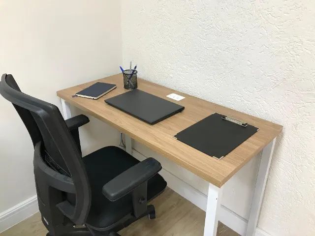 Mesa de Trabalho Com Caixa de Tomada - Cor do Tampo: Carvalho Hanover - Foto 3