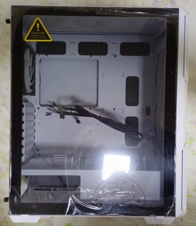 gabinete gamer marca xpg starker compact, mid tower, lateral em vidro temperado