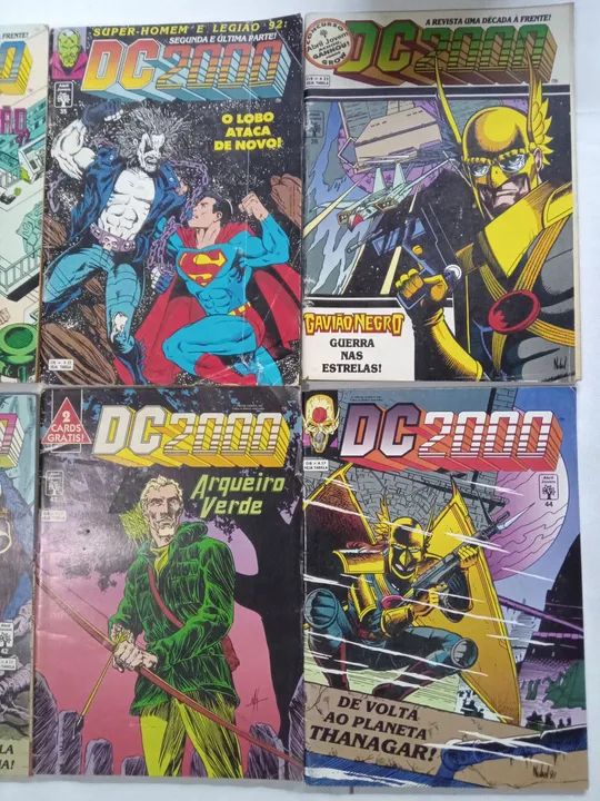 Doze quadrinhos formatinho abril jovem DC 2000 - Foto 2