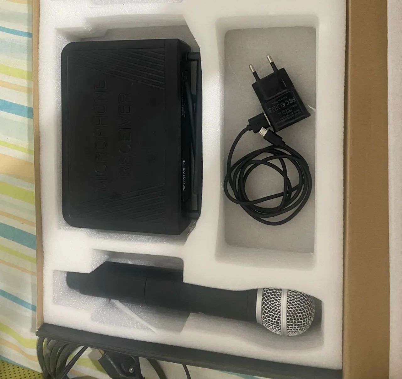 Microfone Sem Fio Profissional Vokal 